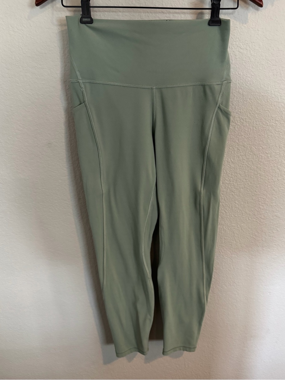 Lululemon Women's High-Waist Sage Green Active Capri Pants 8